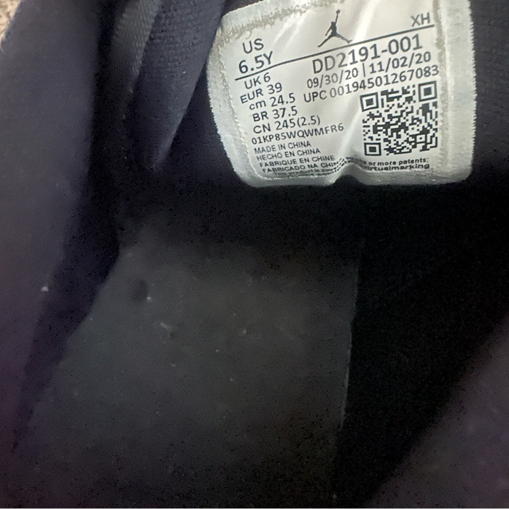Air Jordan Boy’s Sneakers - Picture 3 of 10